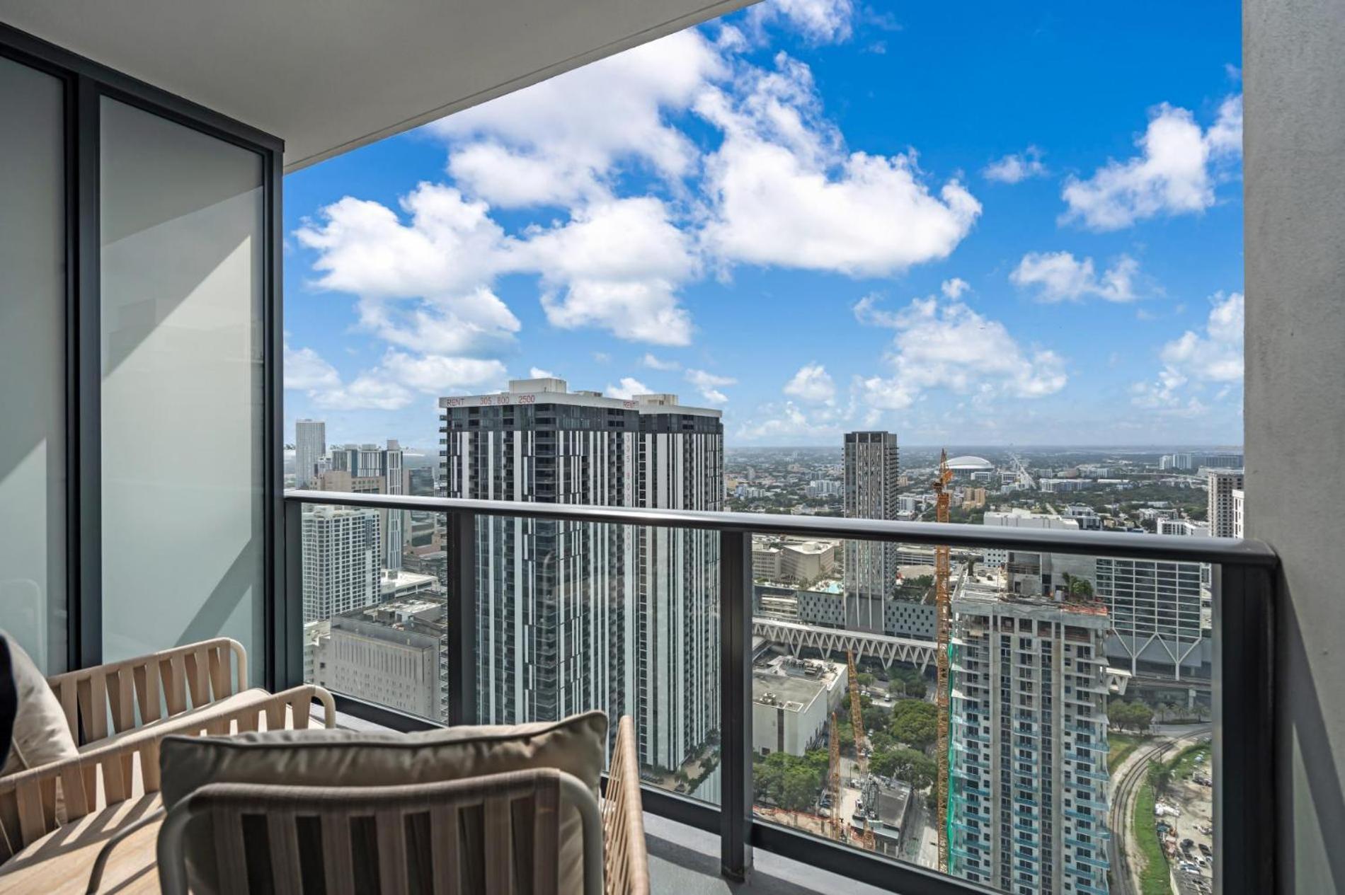 Modern 1Br Apartment With Breathtaking Views Heart Of Downtown Маямі Екстер'єр фото