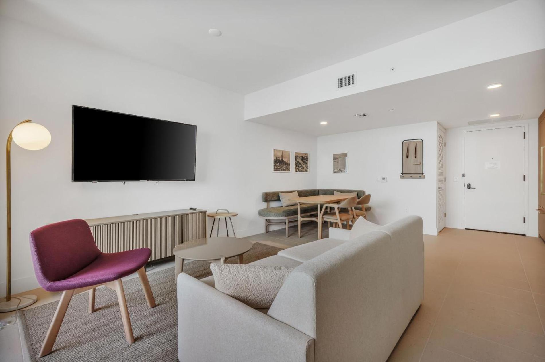 Modern 1Br Apartment With Breathtaking Views Heart Of Downtown Маямі Екстер'єр фото